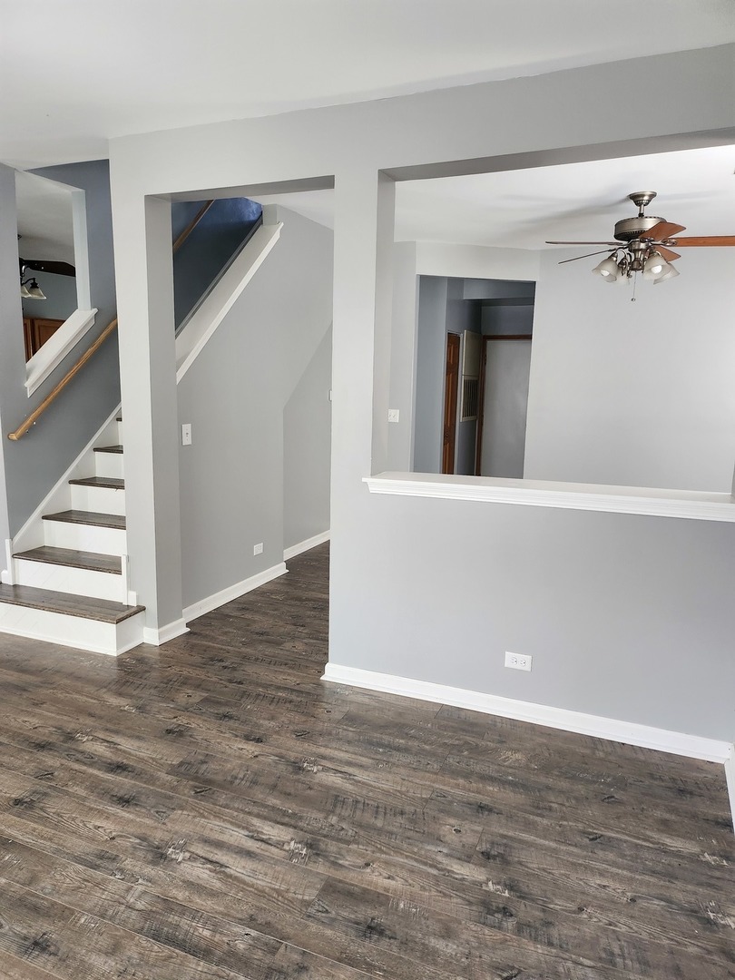 316 E Victoria Circle #316, North Aurora, IL 60542