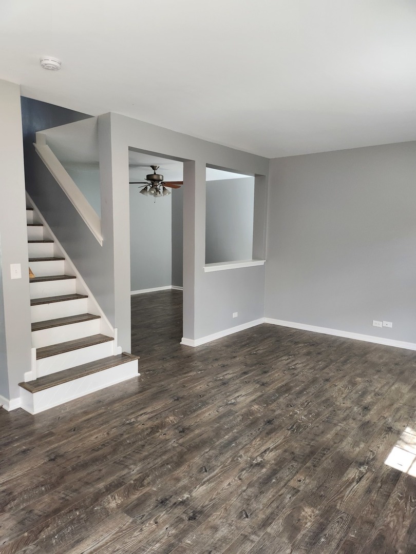 316 E Victoria Circle #316, North Aurora, IL 60542