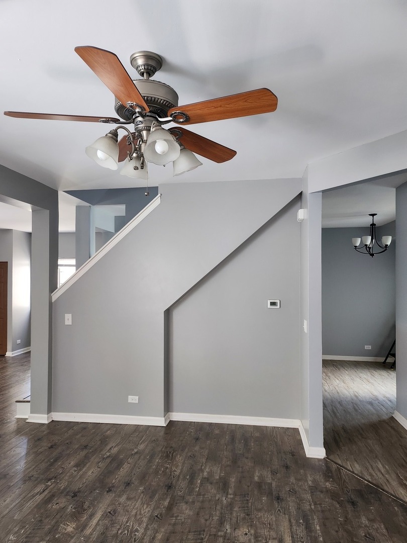 316 E Victoria Circle #316, North Aurora, IL 60542
