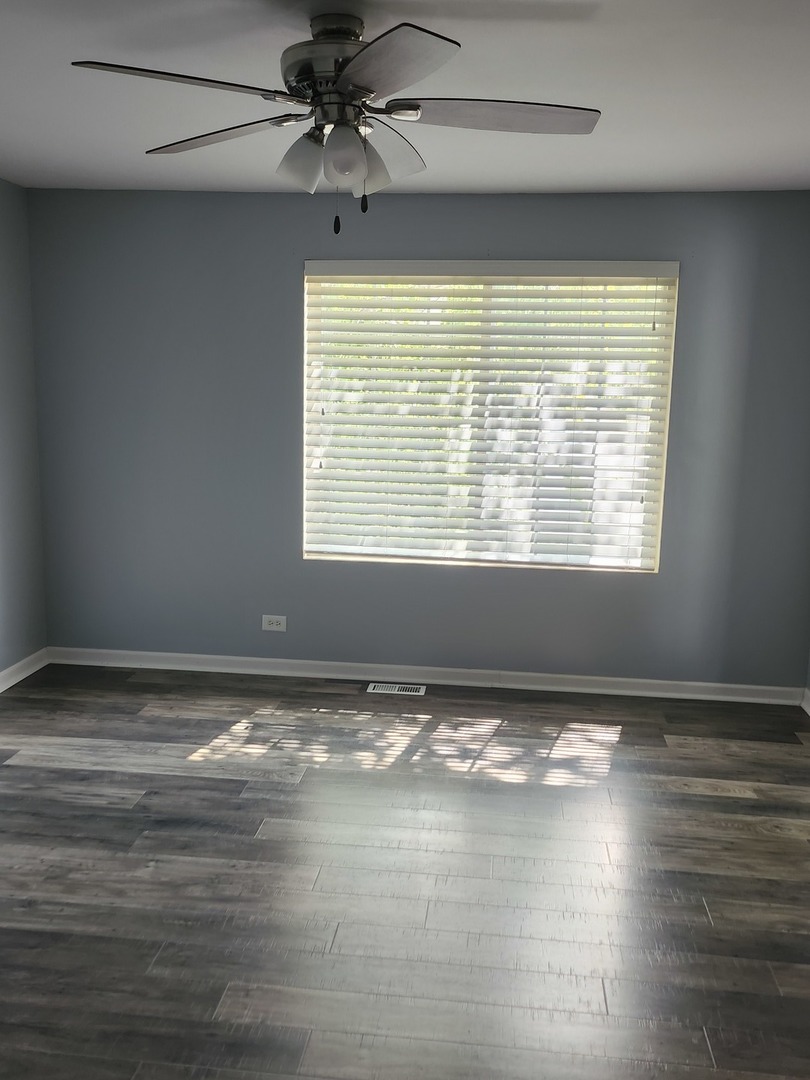 316 E Victoria Circle #316, North Aurora, IL 60542
