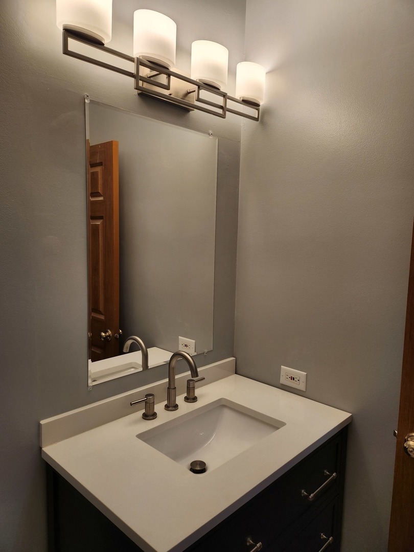316 E Victoria Circle #316, North Aurora, IL 60542