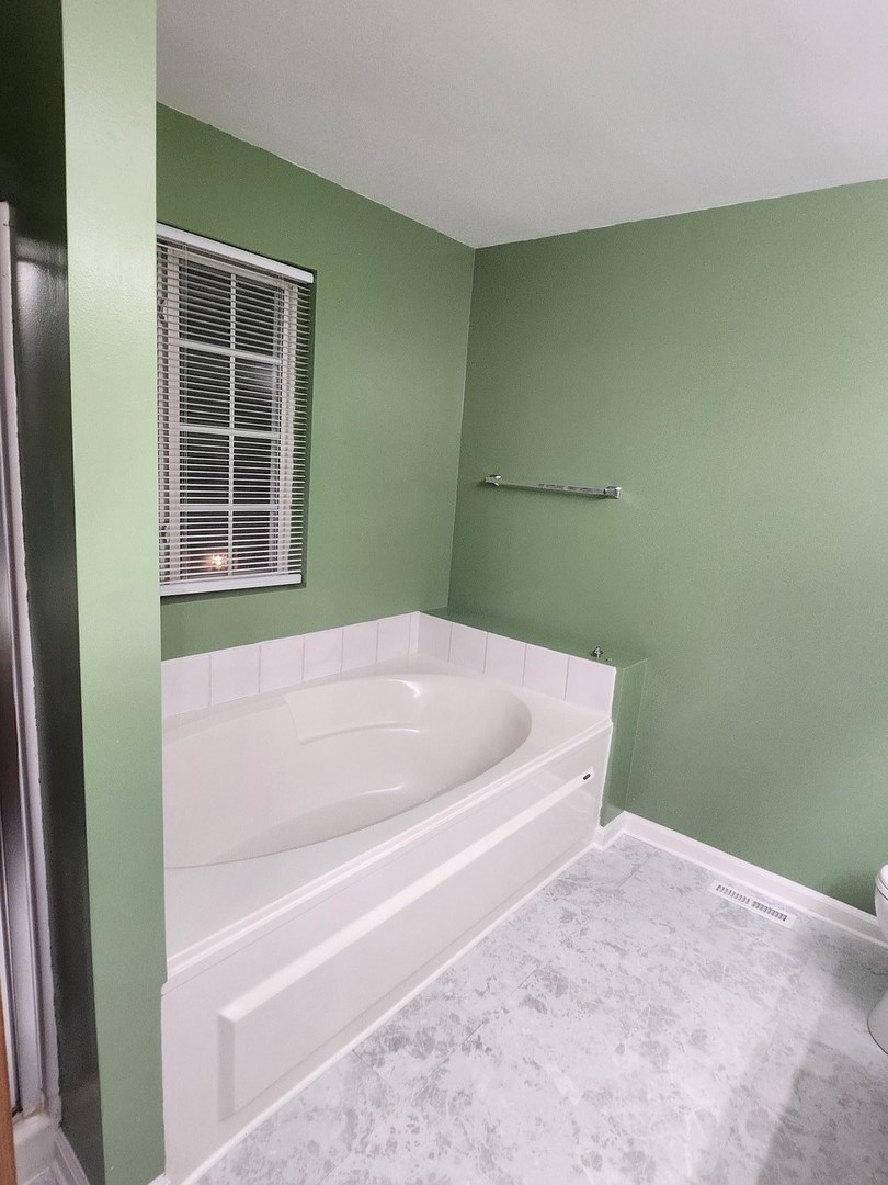 316 E Victoria Circle #316, North Aurora, IL 60542