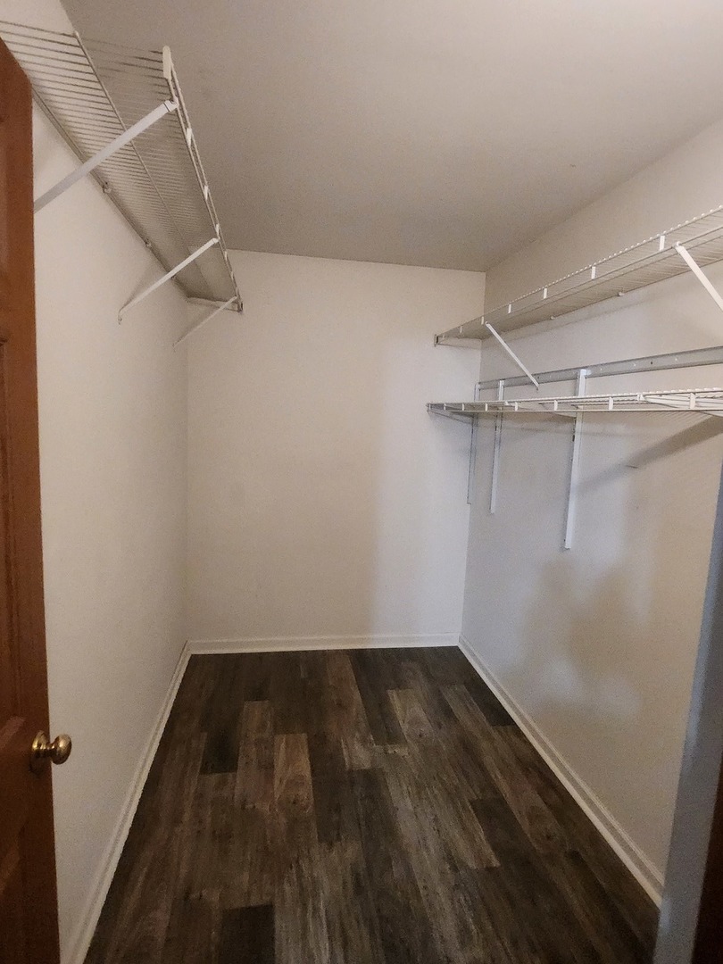 316 E Victoria Circle #316, North Aurora, IL 60542