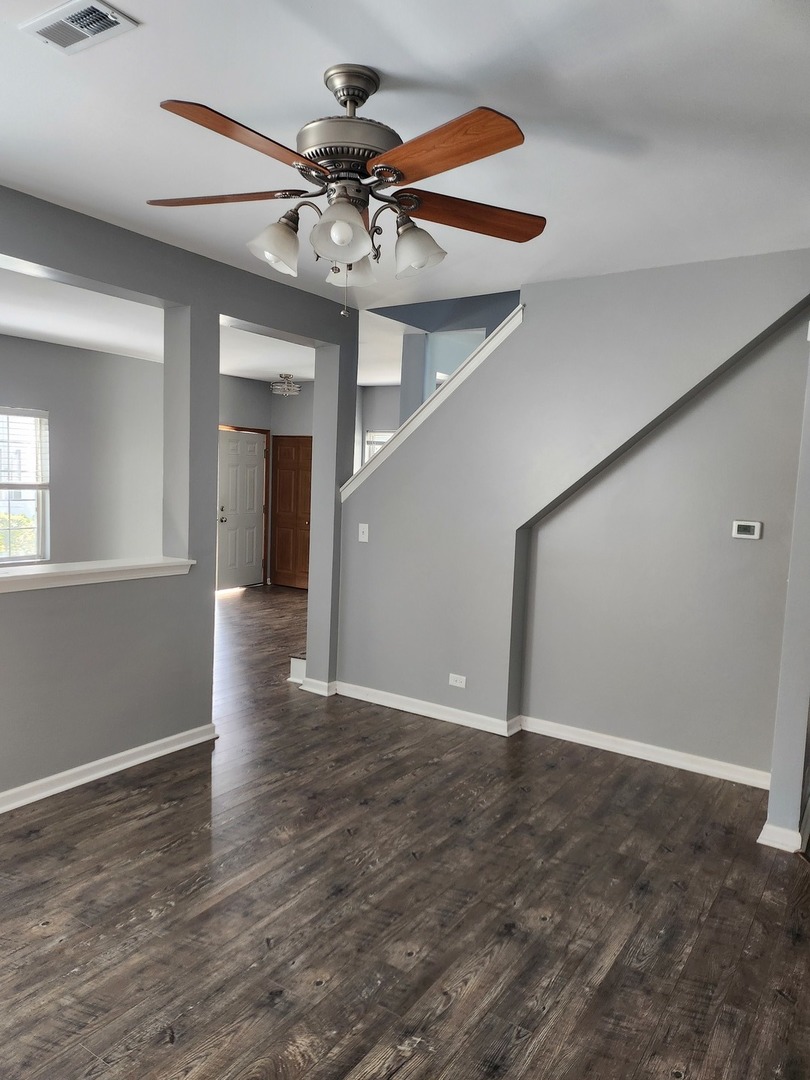 316 E Victoria Circle #316, North Aurora, IL 60542