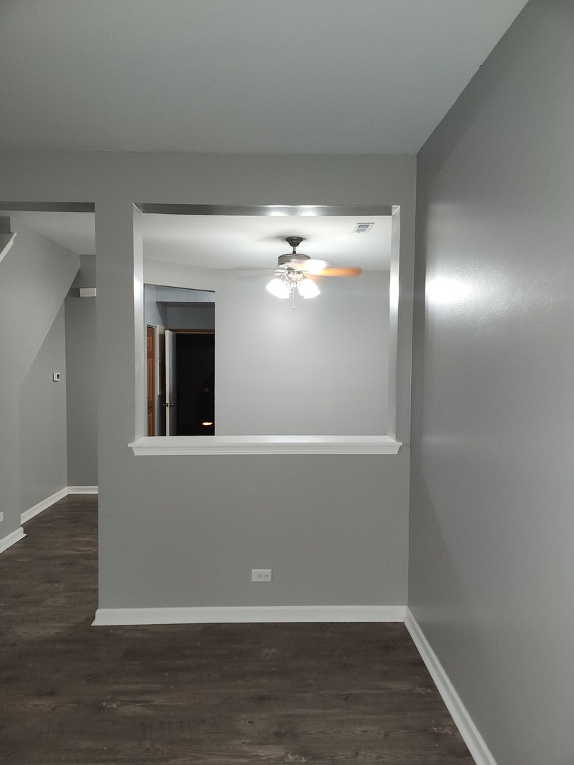 316 E Victoria Circle #316, North Aurora, IL 60542