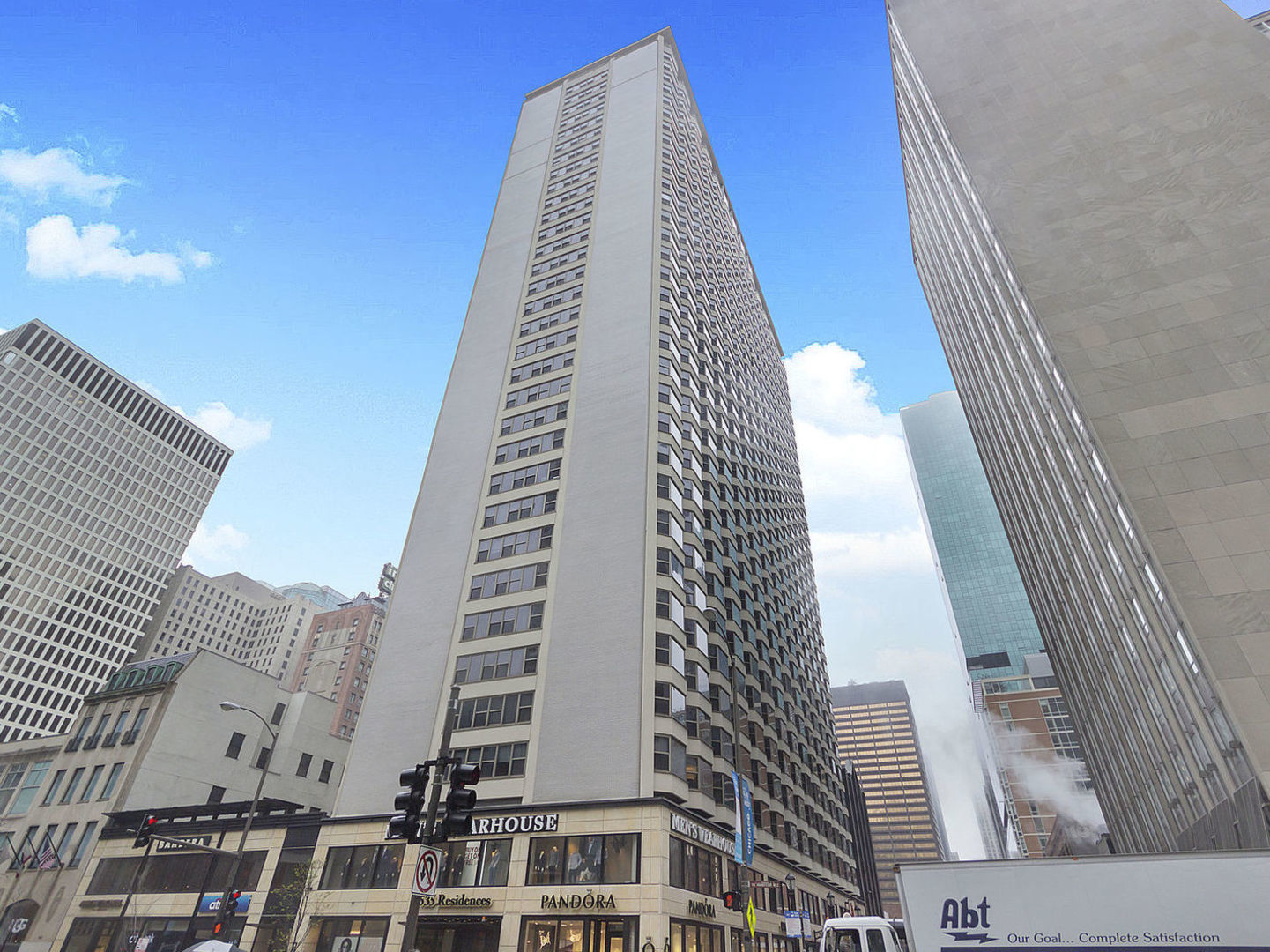 535 N Michigan Avenue #1705, Chicago, IL 60611