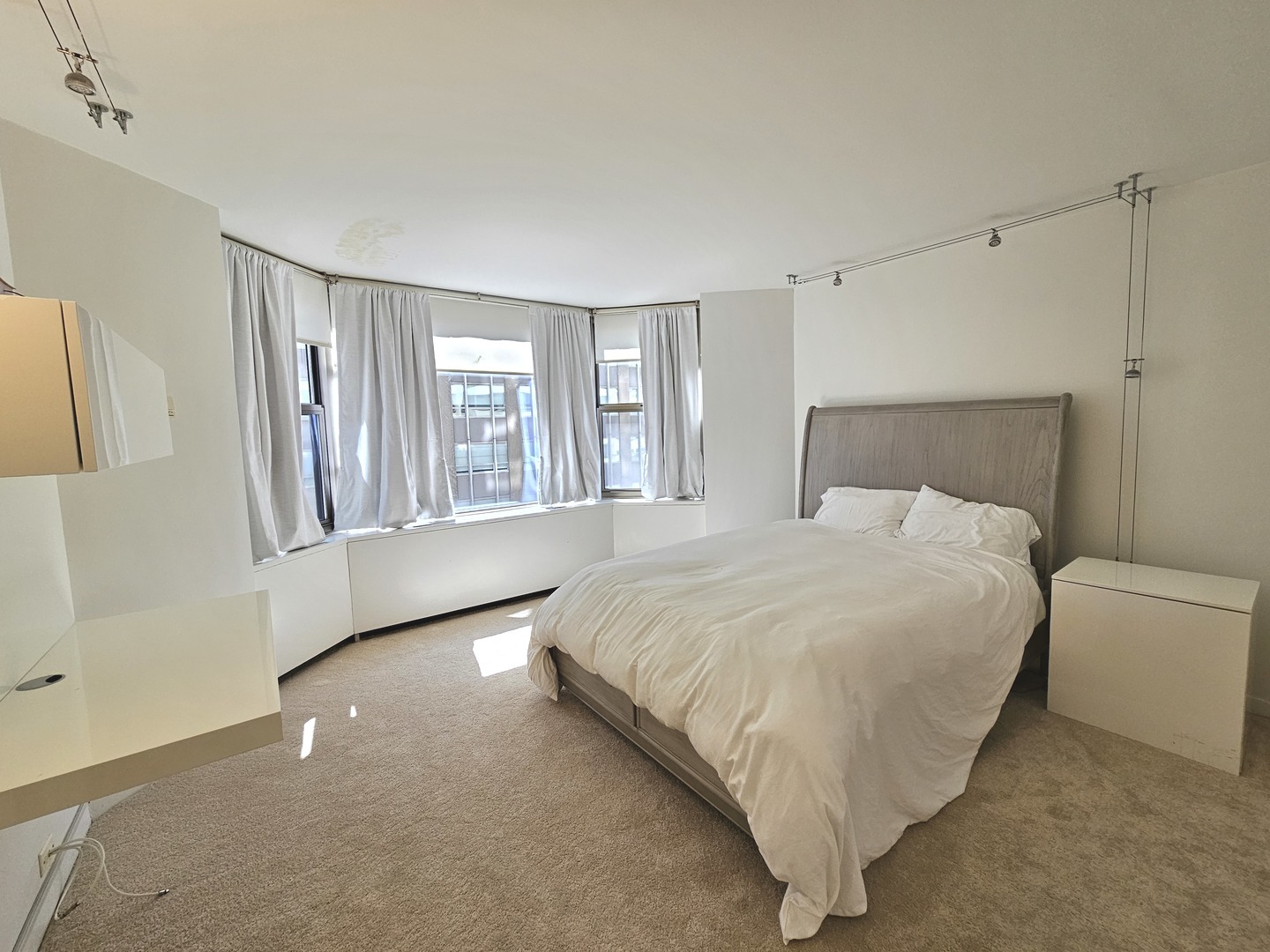 535 N Michigan Avenue #1705, Chicago, IL 60611