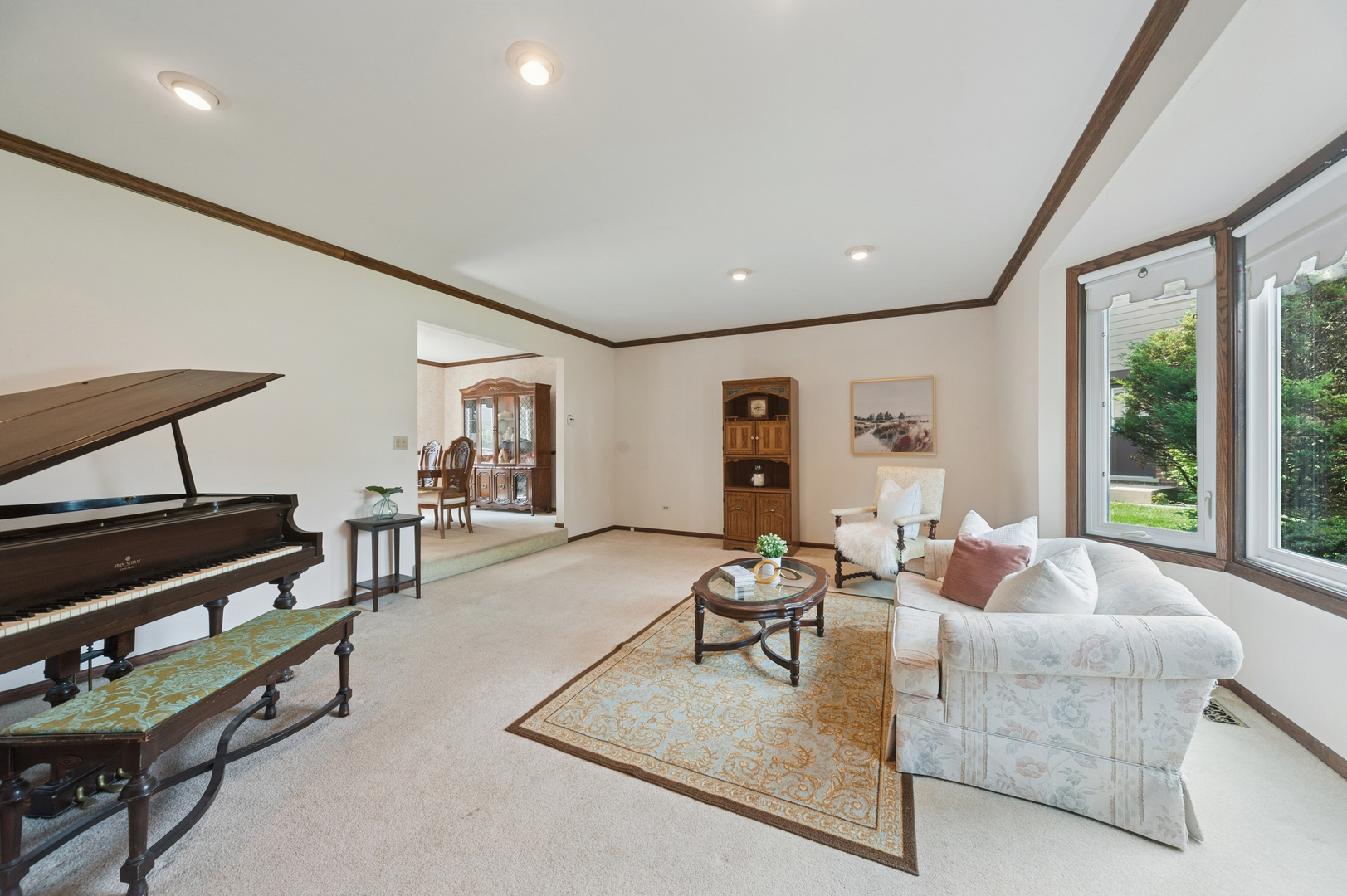 2611 E Radford Court, Arlington Heights, IL 60004