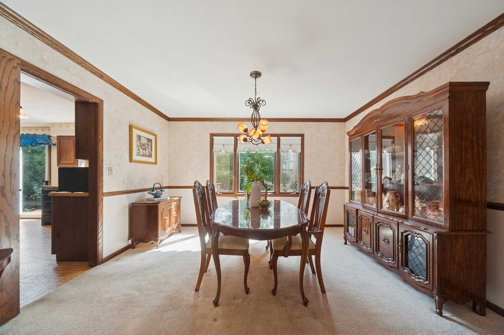 2611 E Radford Court, Arlington Heights, IL 60004