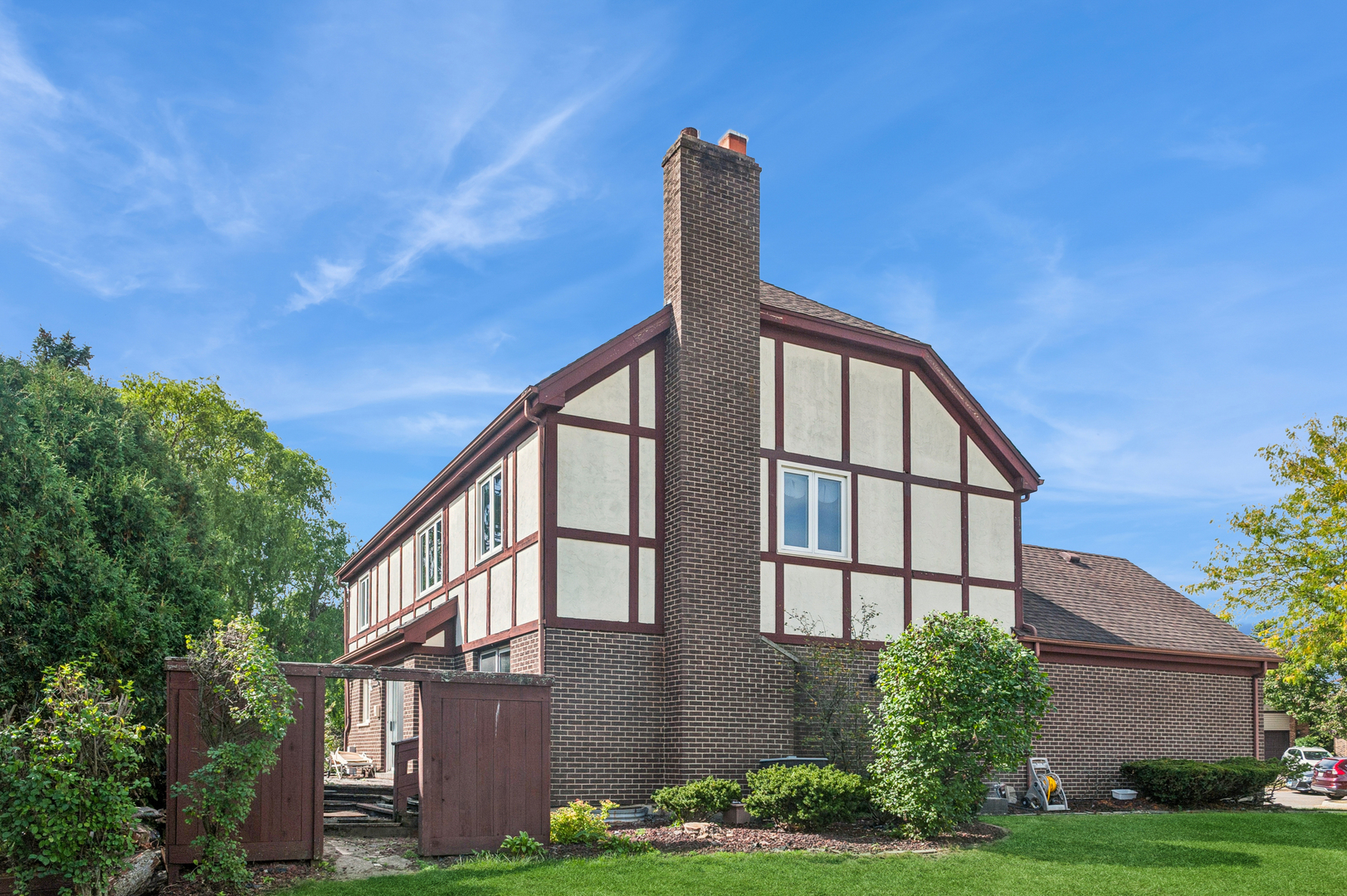 2611 E Radford Court, Arlington Heights, IL 60004