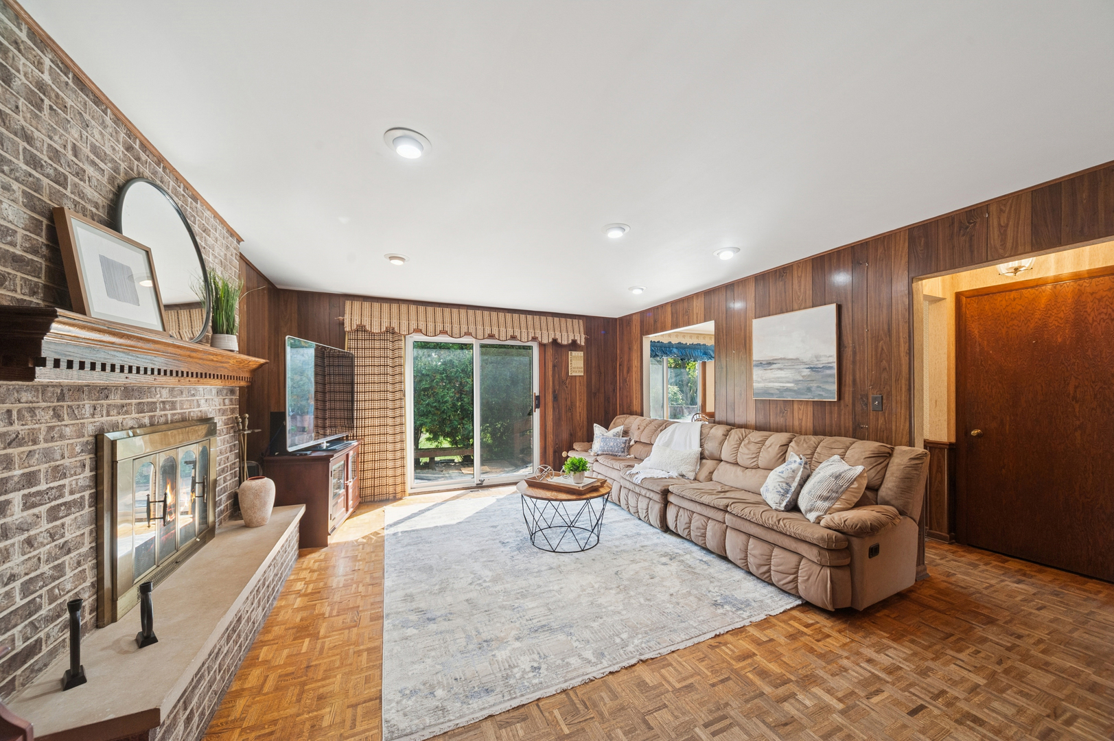 2611 E Radford Court, Arlington Heights, IL 60004