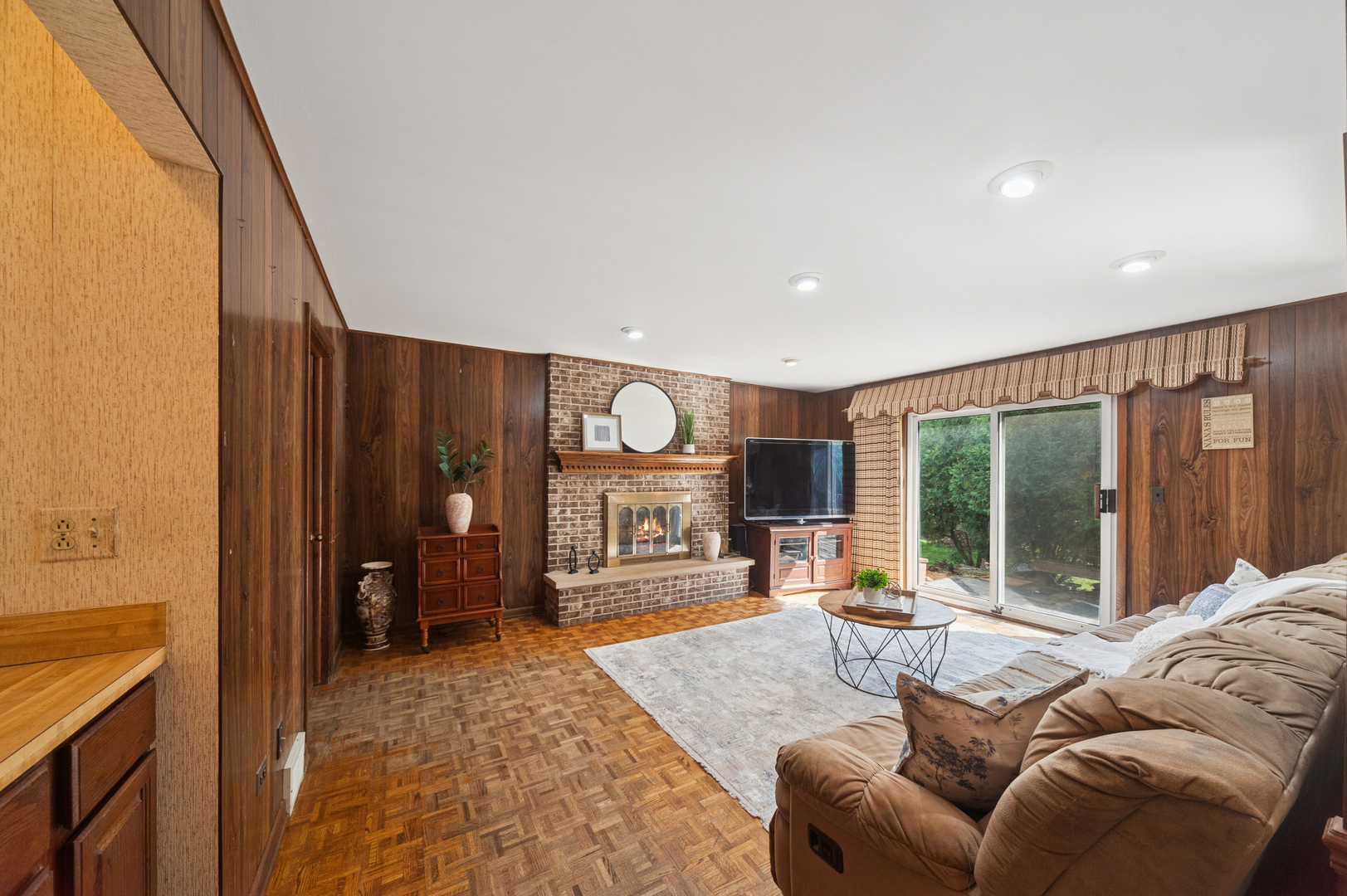 2611 E Radford Court, Arlington Heights, IL 60004