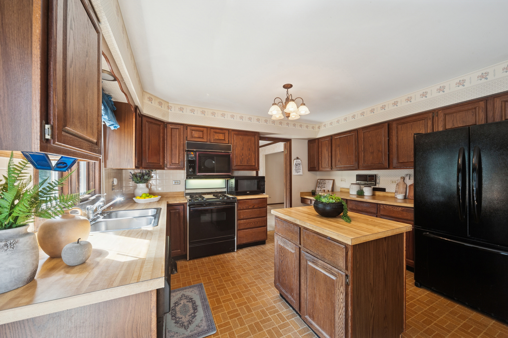 2611 E Radford Court, Arlington Heights, IL 60004