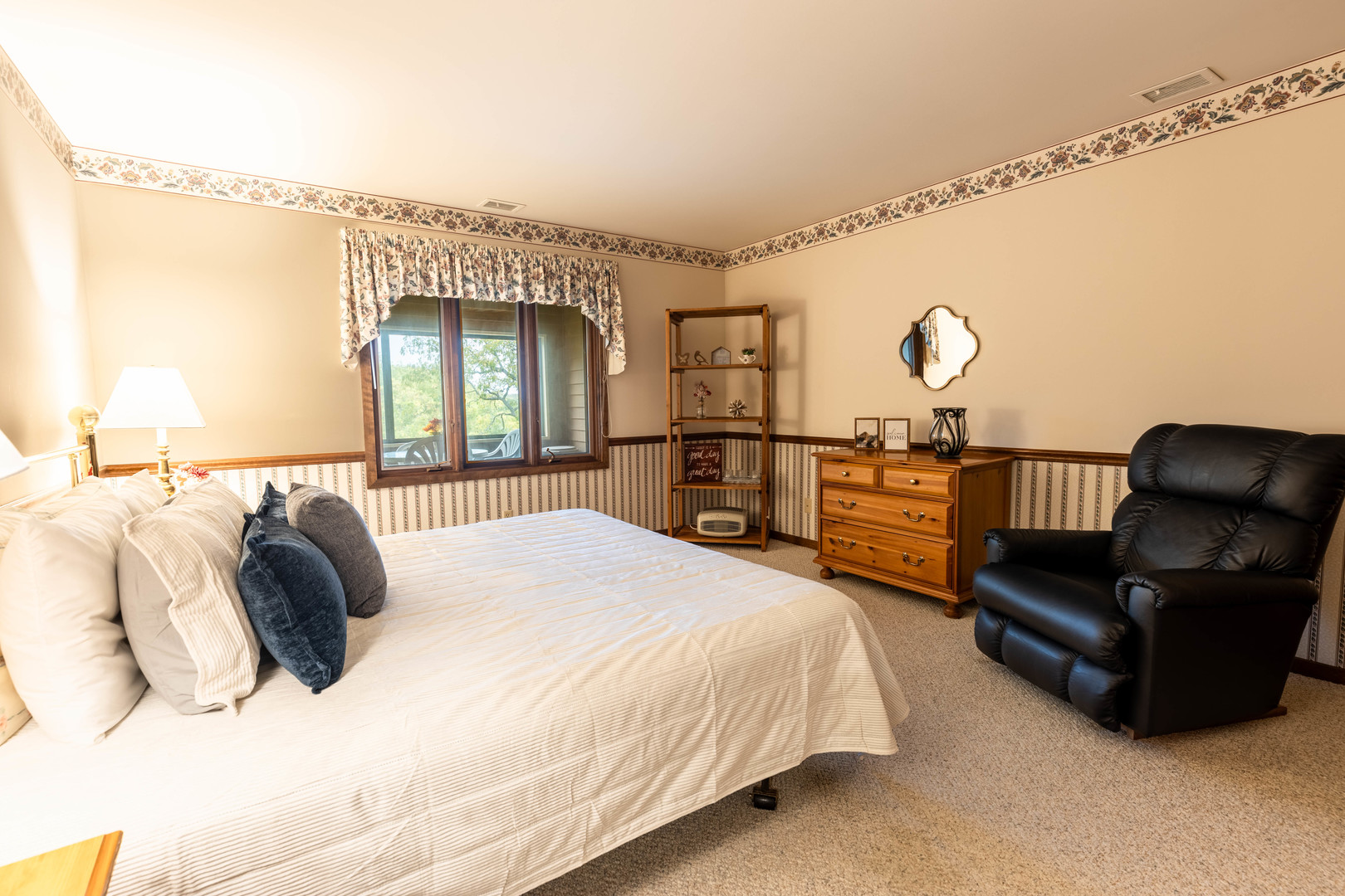 B10 Long Bay Point Drive #B10, Galena, IL 61036