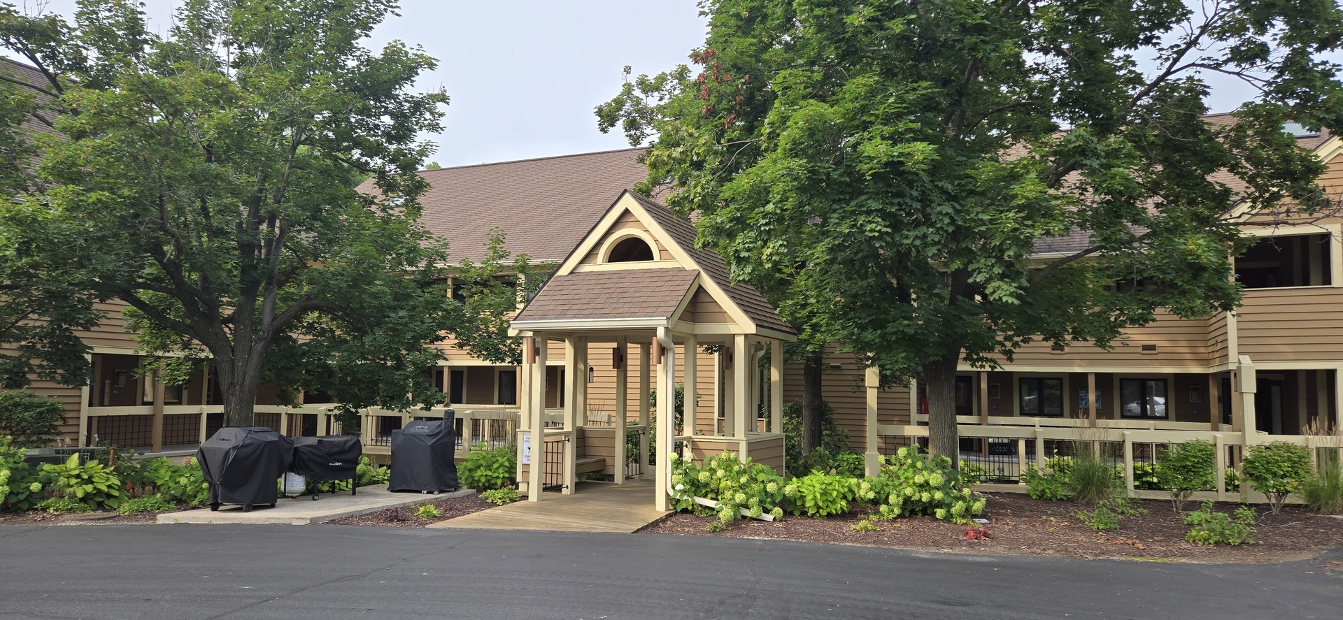 B10 Long Bay Point Drive #B10, Galena, IL 61036