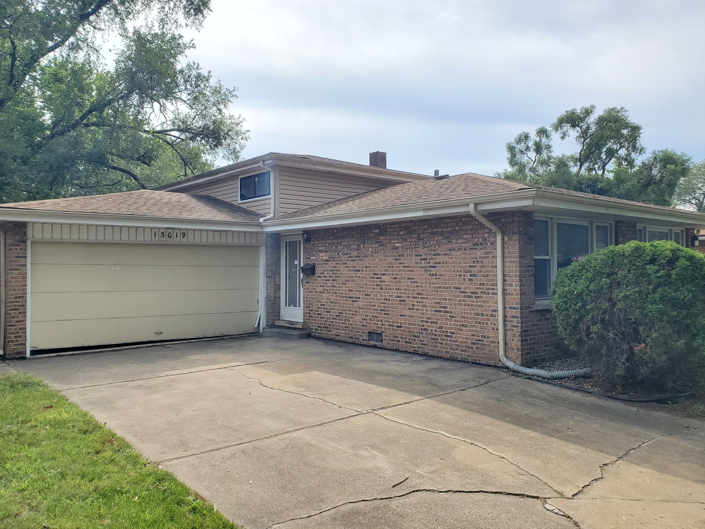 15019 Oak Street, Dolton, IL 60419