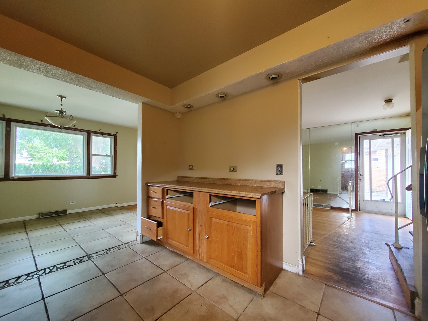 15019 Oak Street, Dolton, IL 60419