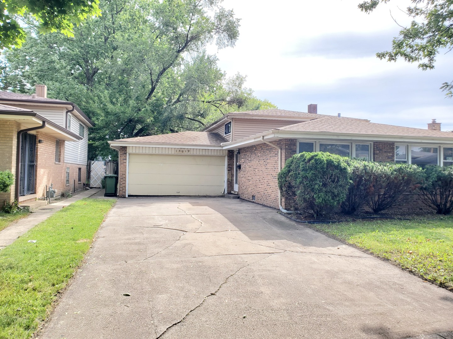 15019 Oak Street, Dolton, IL 60419