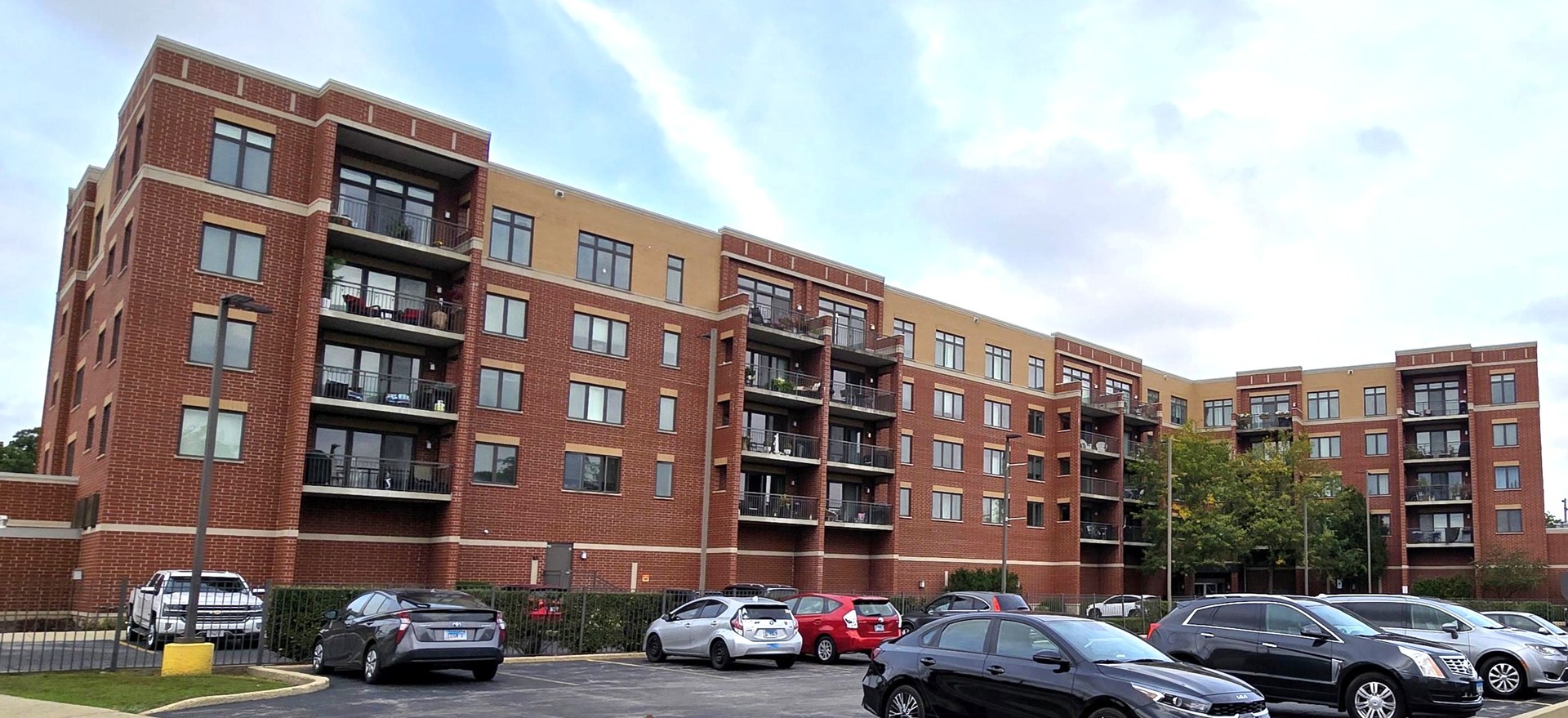 225 Main Street #201, Roselle, IL 60172