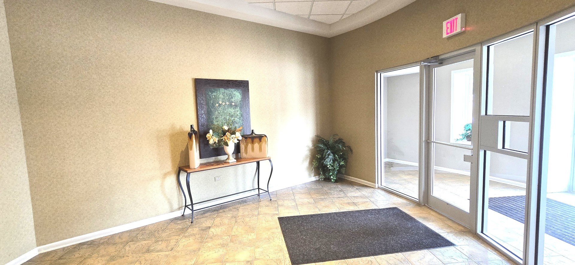 225 Main Street #201, Roselle, IL 60172