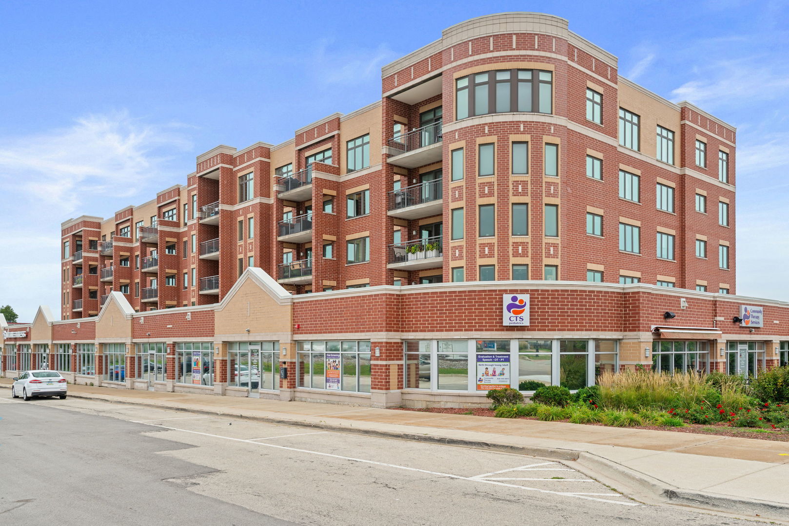 225 Main Street #201, Roselle, IL 60172