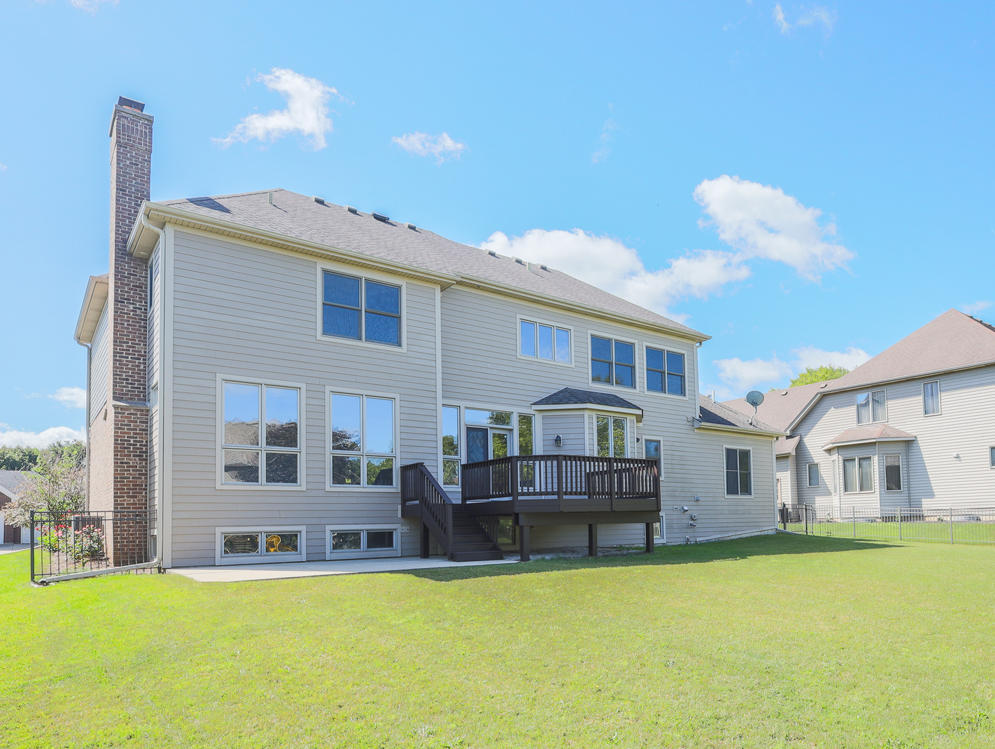 618 Pine Street, Sugar Grove, IL 60554