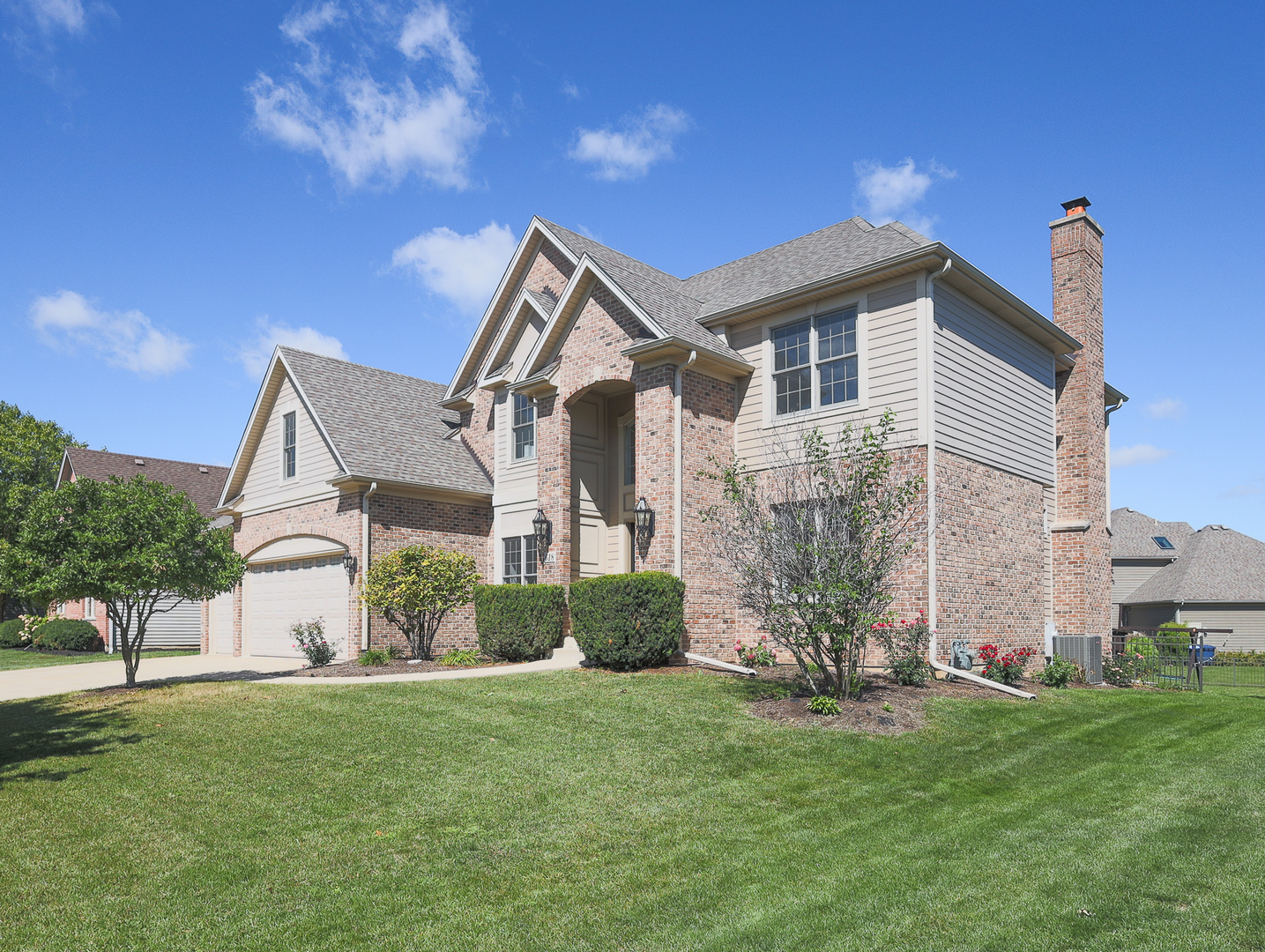 618 Pine Street, Sugar Grove, IL 60554
