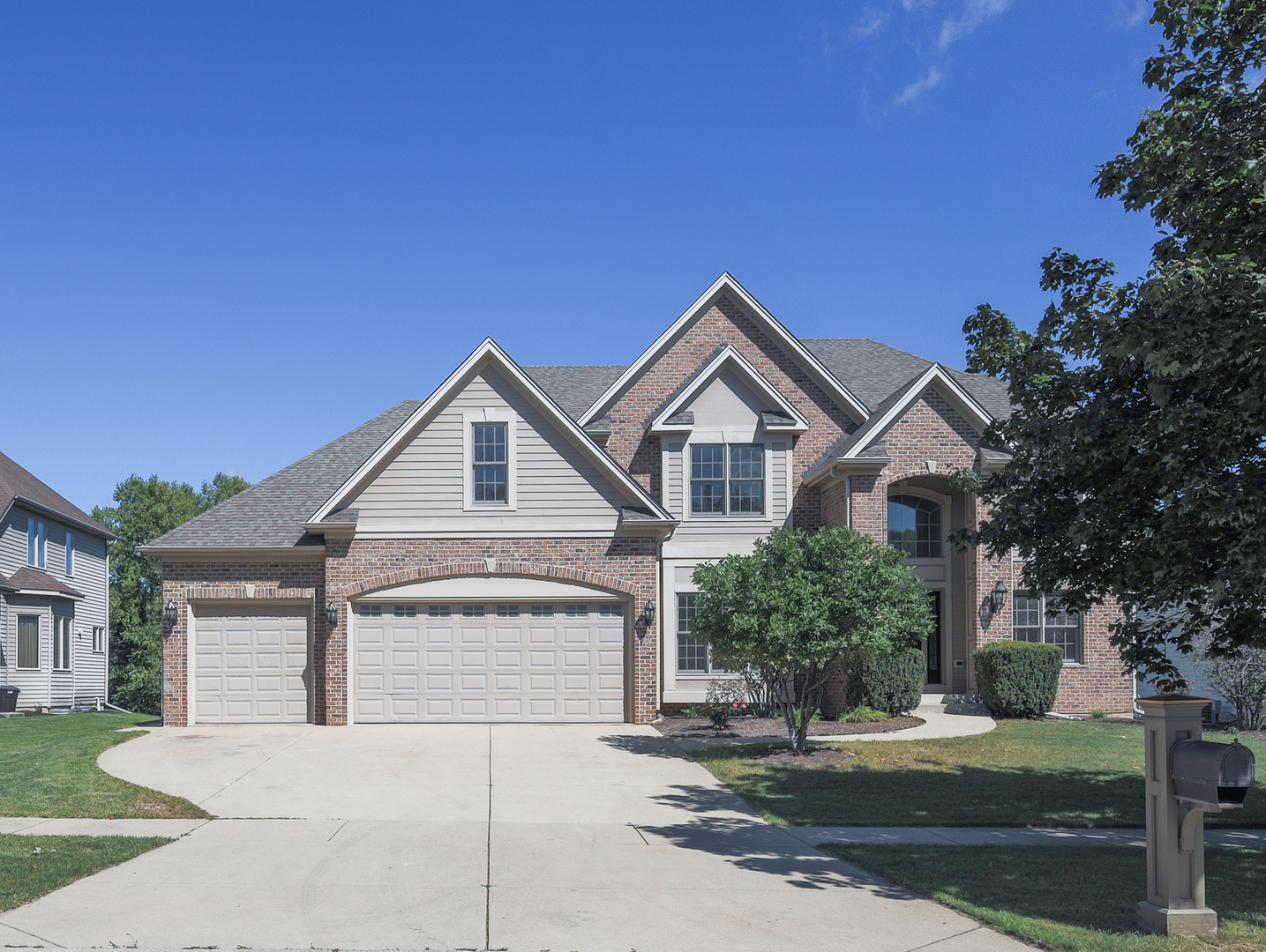 618 Pine Street, Sugar Grove, IL 60554