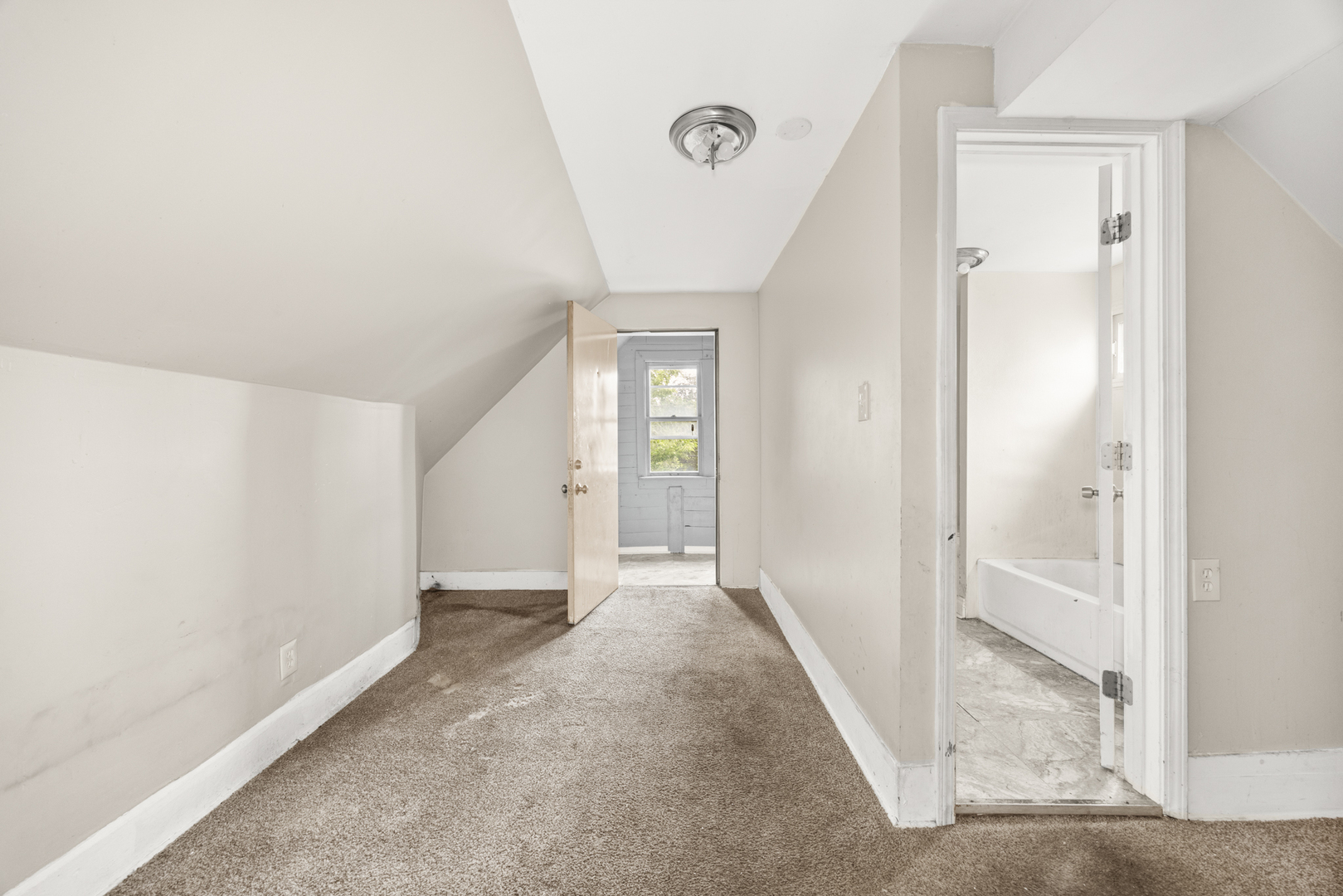 10910 S Edbrooke Avenue, Chicago, IL 60628