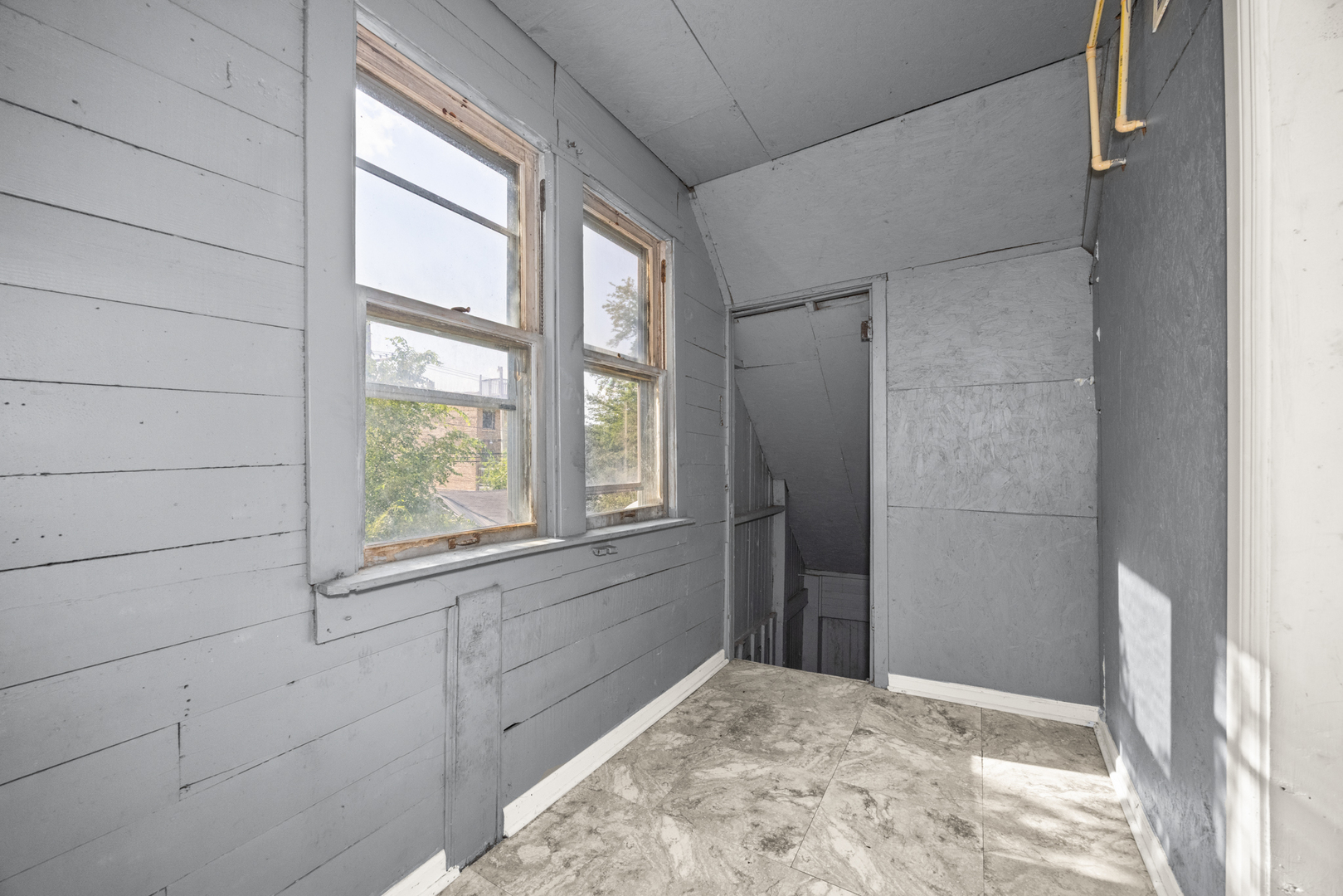 10910 S Edbrooke Avenue, Chicago, IL 60628
