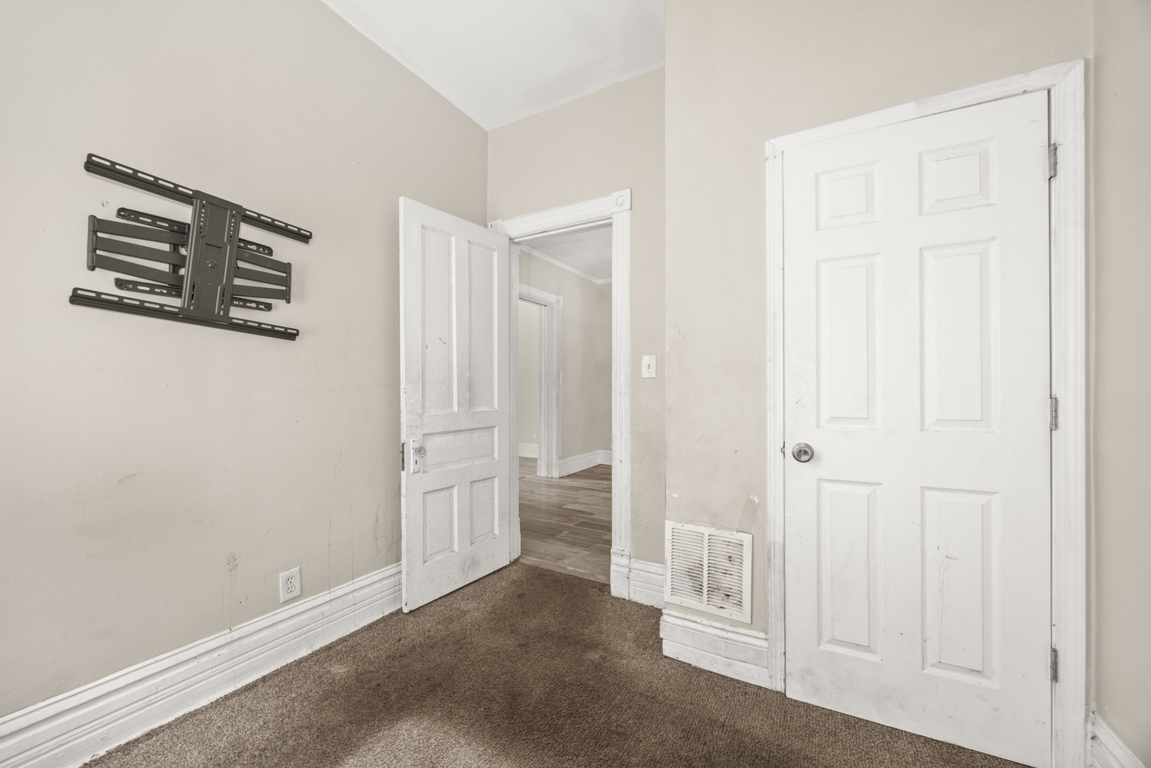 10910 S Edbrooke Avenue, Chicago, IL 60628