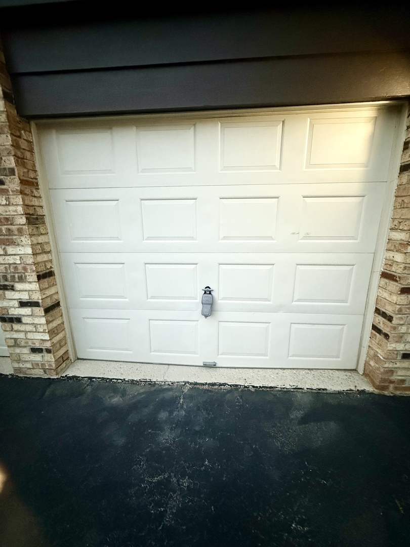 222 Stanhope Drive #B, Willowbrook, IL 60527