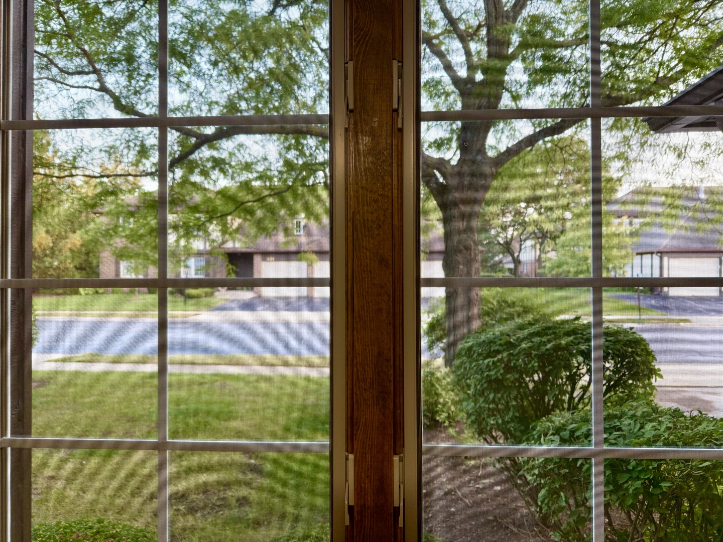 222 Stanhope Drive #B, Willowbrook, IL 60527