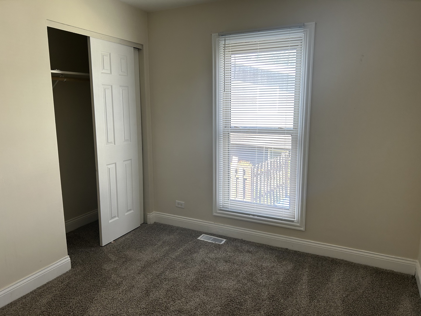 718 Michigan Avenue #718, South Elgin, IL 60177