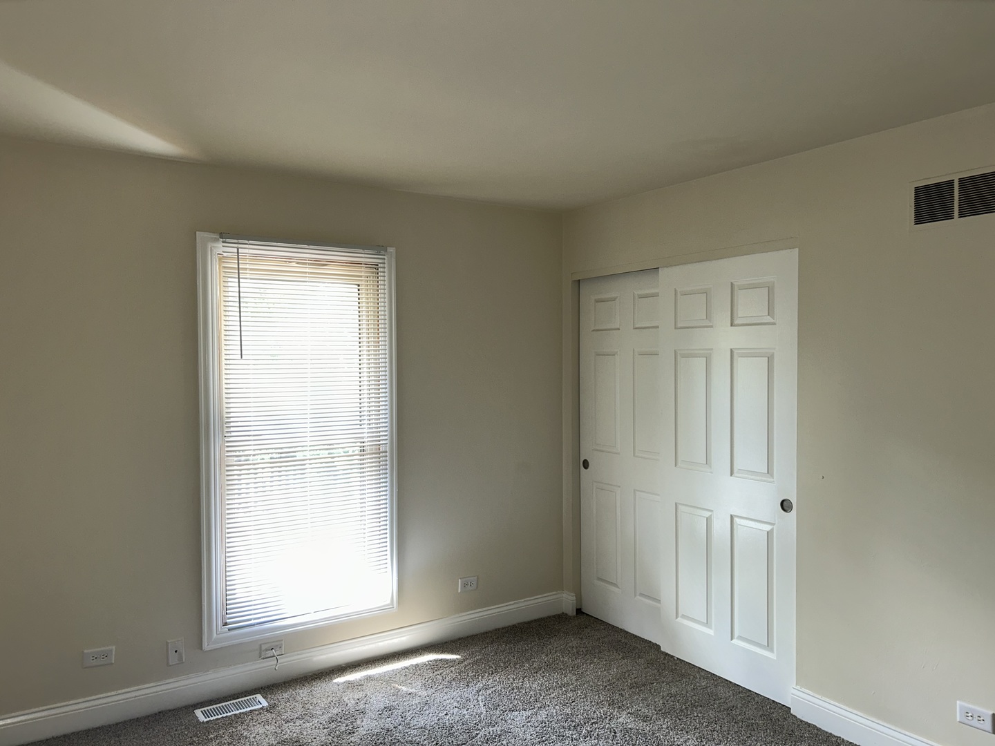 718 Michigan Avenue #718, South Elgin, IL 60177