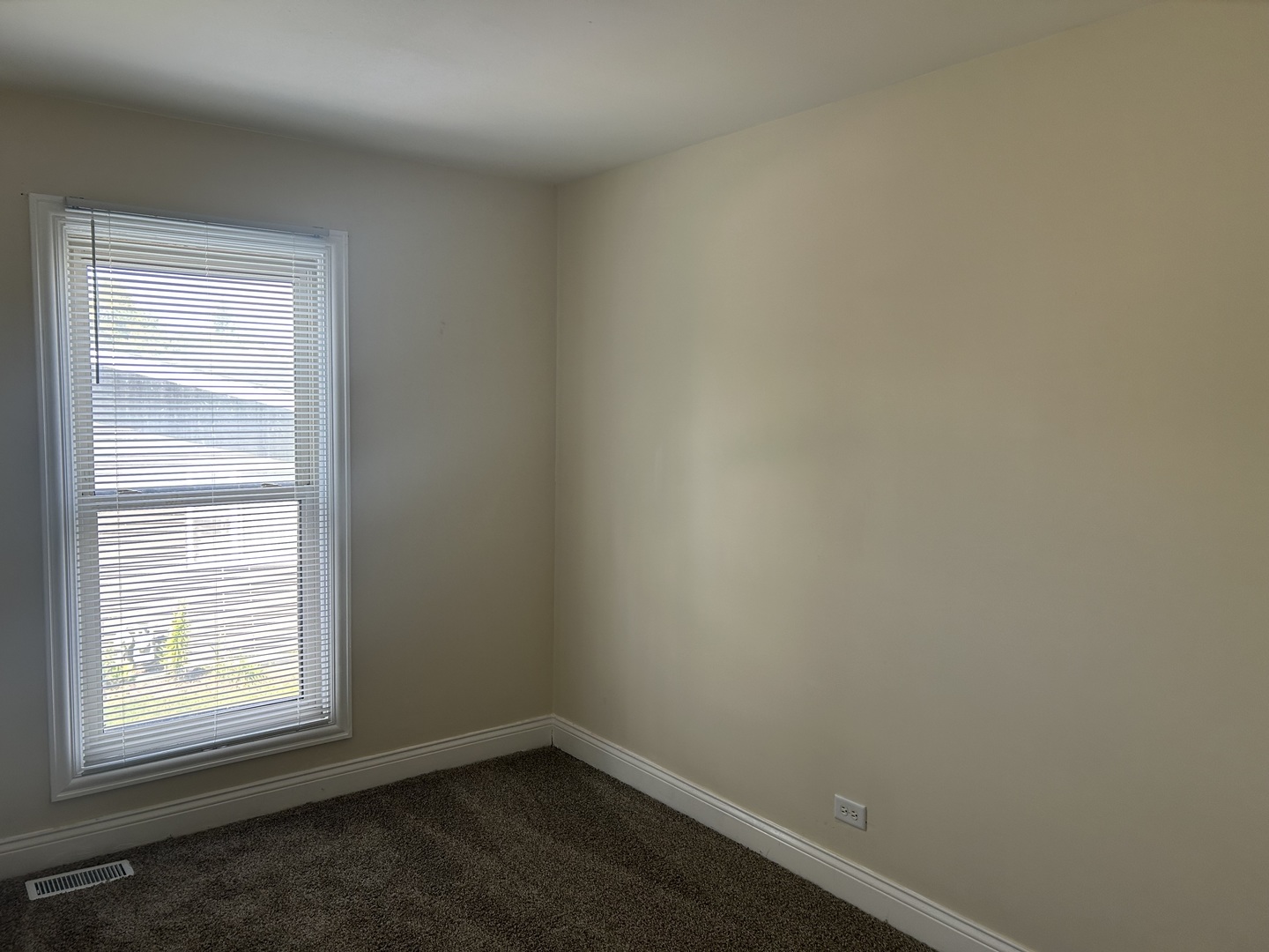 718 Michigan Avenue #718, South Elgin, IL 60177