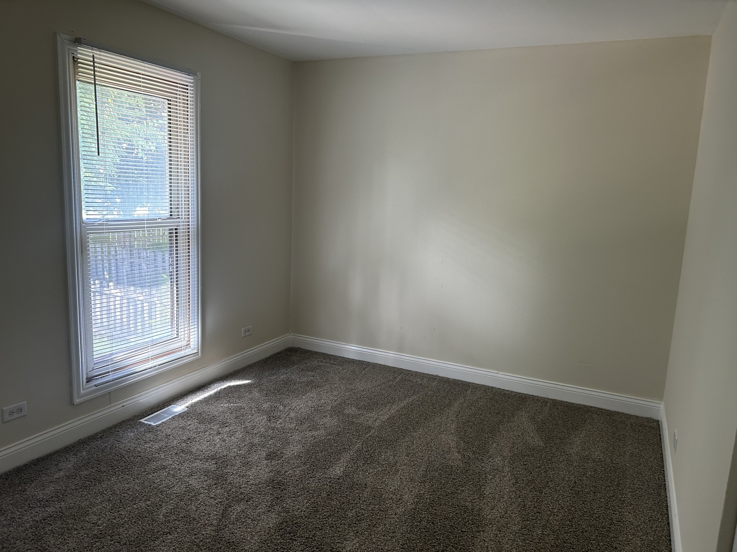 718 Michigan Avenue #718, South Elgin, IL 60177
