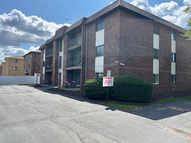 17701 Park Boulevard #203, Lansing, IL 60438