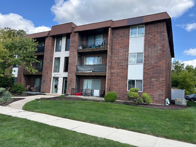 17701 Park Boulevard #203, Lansing, IL 60438