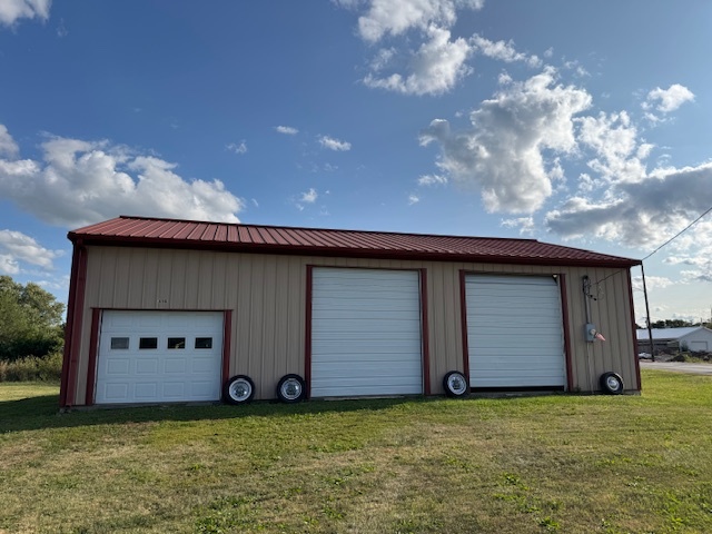 310 Commercial Street, Chenoa, IL 61726