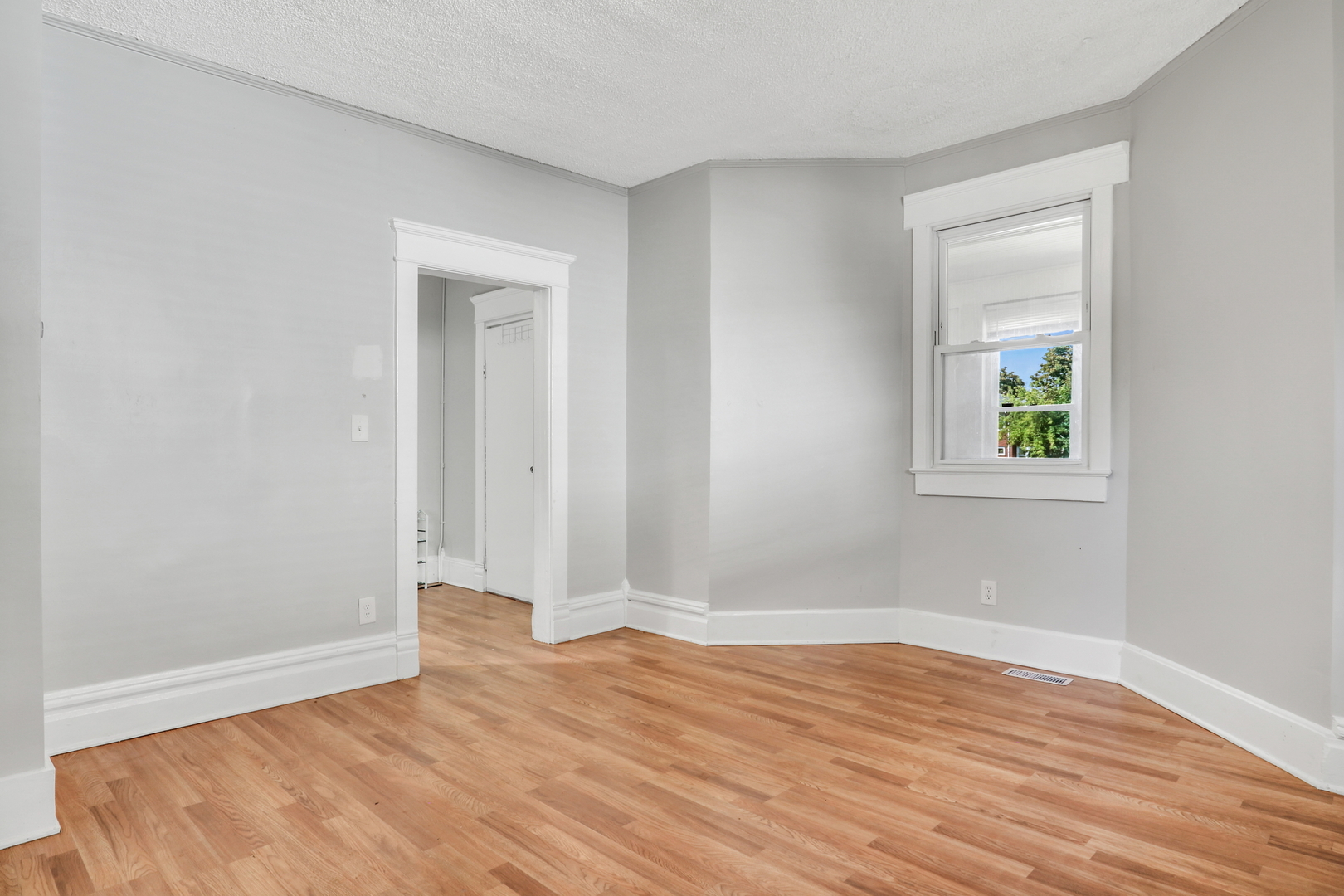 725 18th Street, North Chicago, IL 60064