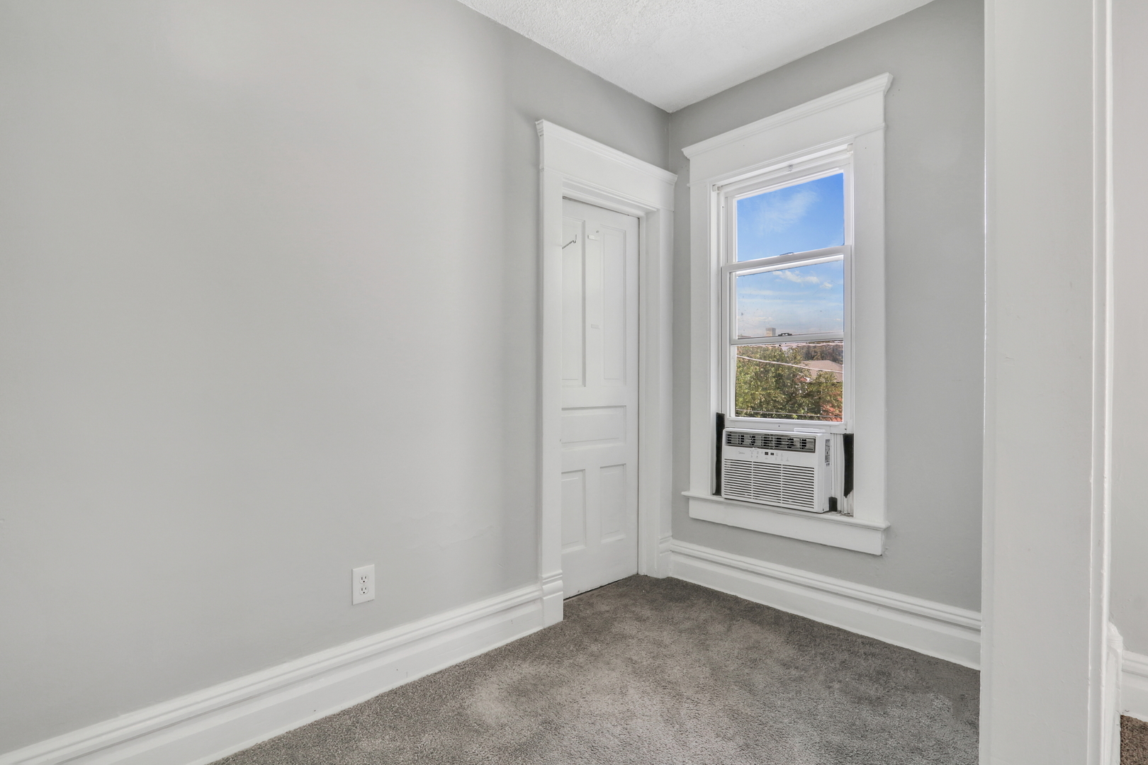 725 18th Street, North Chicago, IL 60064
