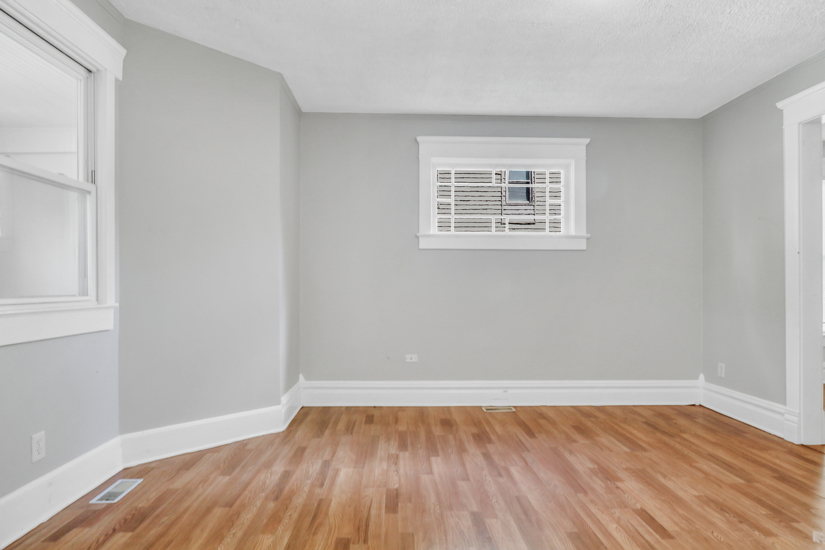 725 18th Street, North Chicago, IL 60064