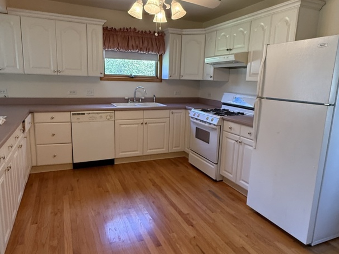 125 Maple Court #1, Geneva, IL 60134
