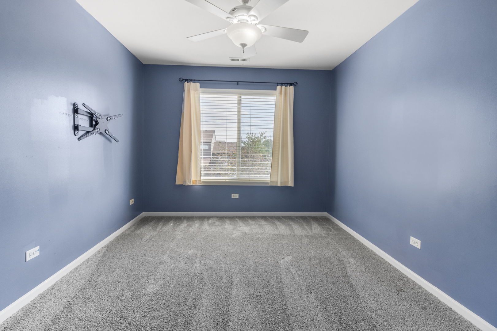 25765 S Yellow Pine Drive, Channahon, IL 60410