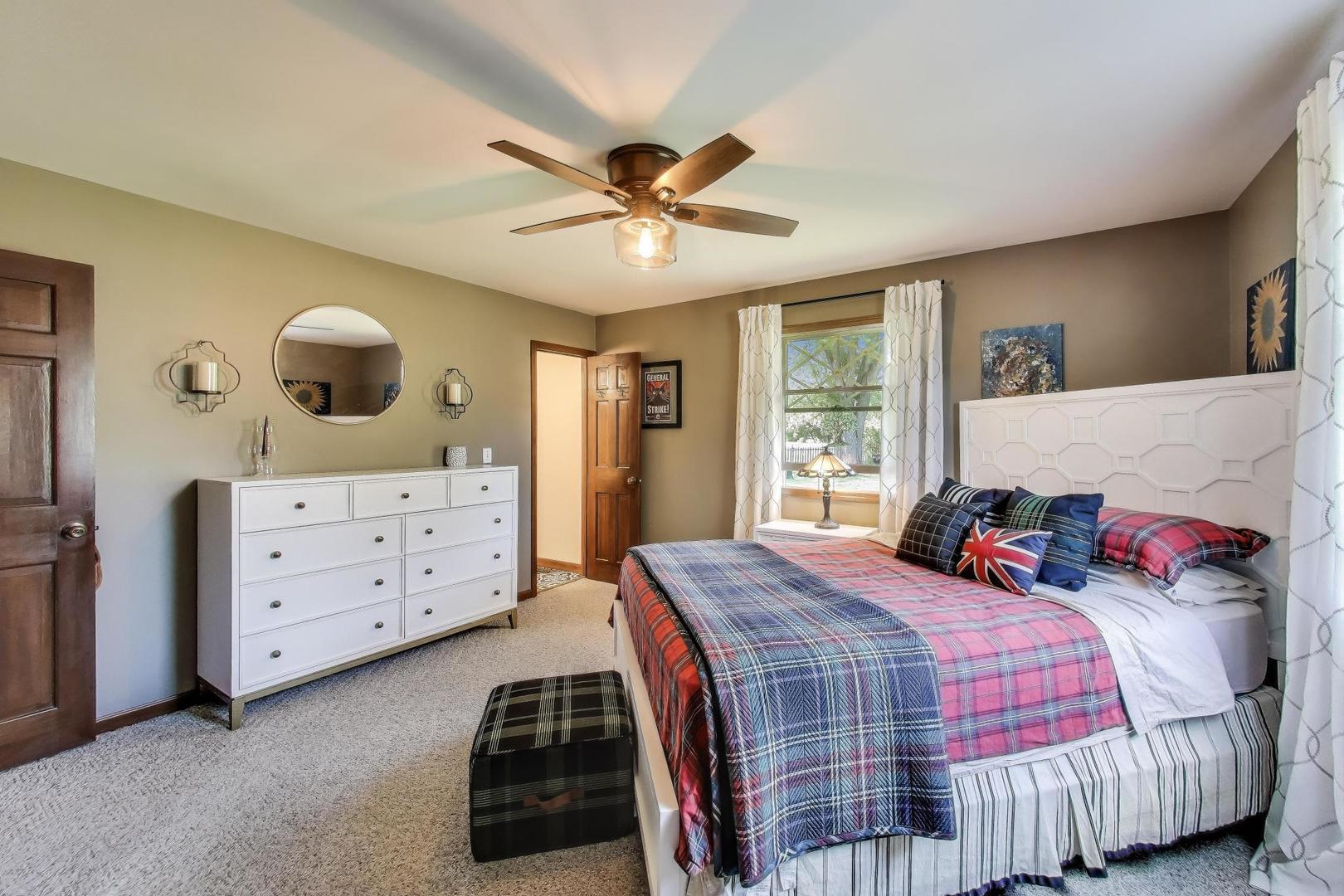 9623 N Hunters Lane, Spring Grove, IL 60081