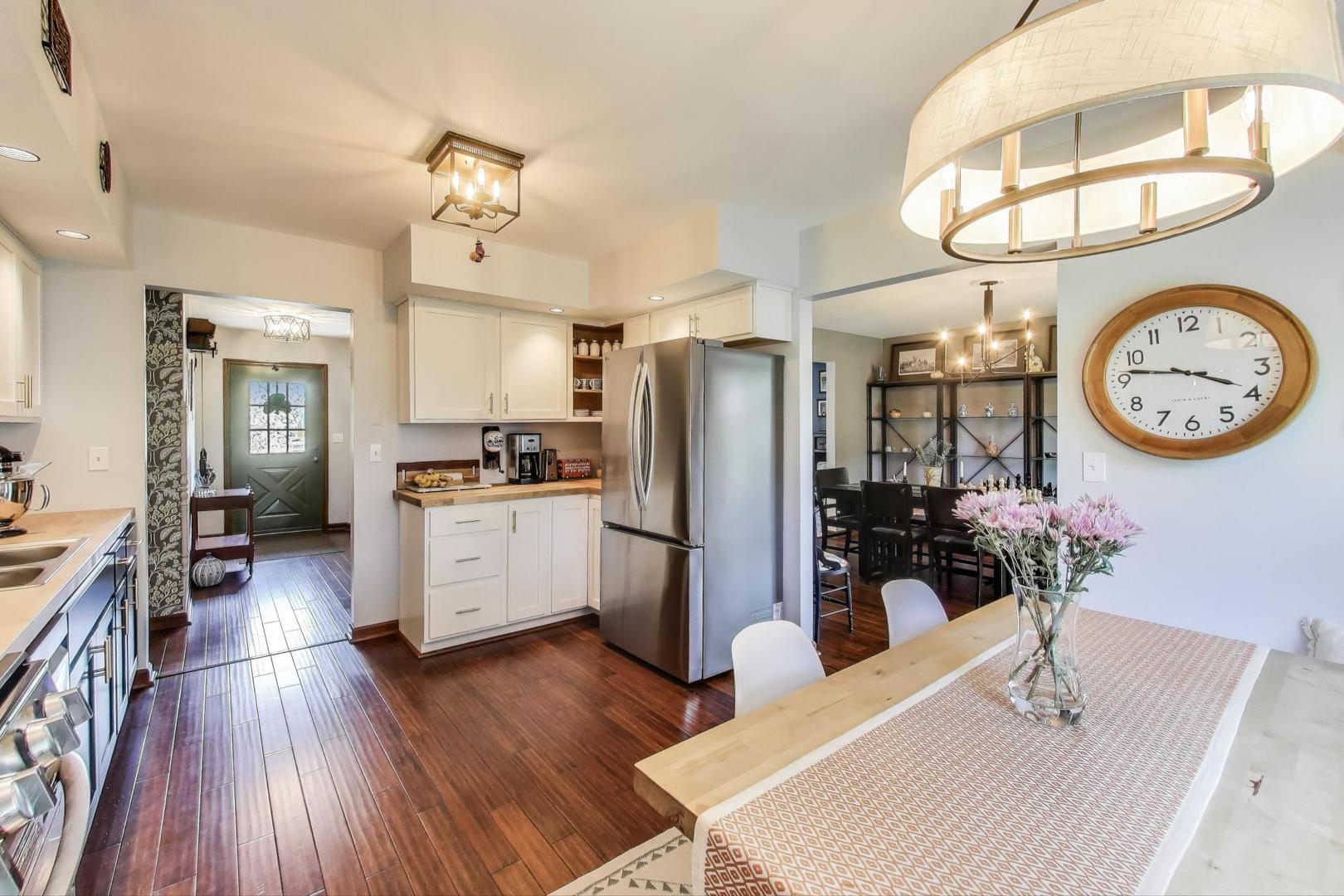 9623 N Hunters Lane, Spring Grove, IL 60081