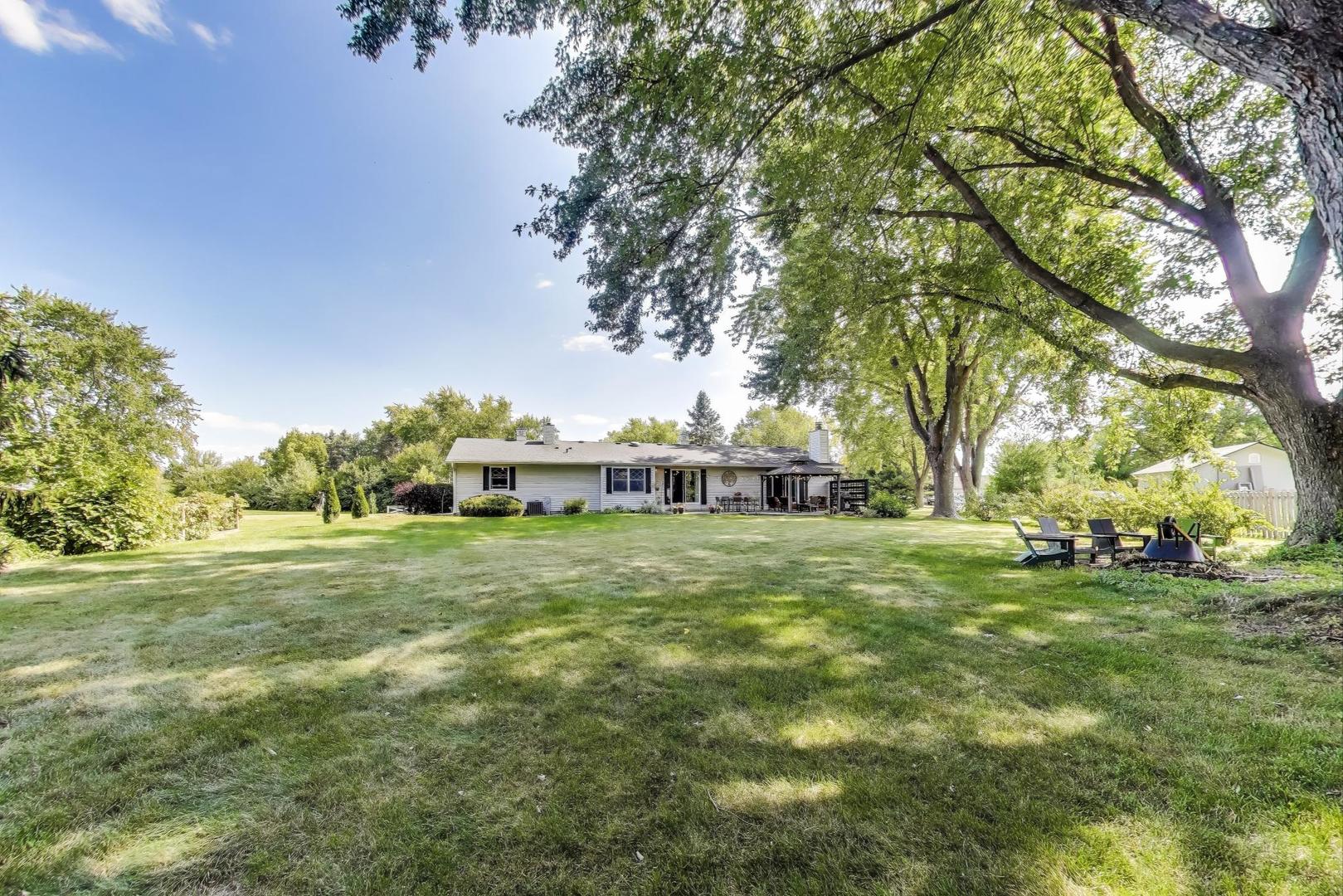 9623 N Hunters Lane, Spring Grove, IL 60081