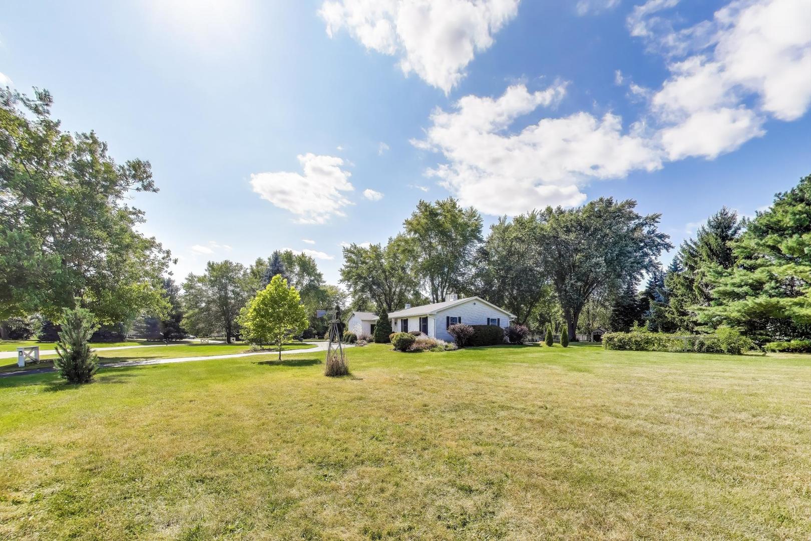 9623 N Hunters Lane, Spring Grove, IL 60081