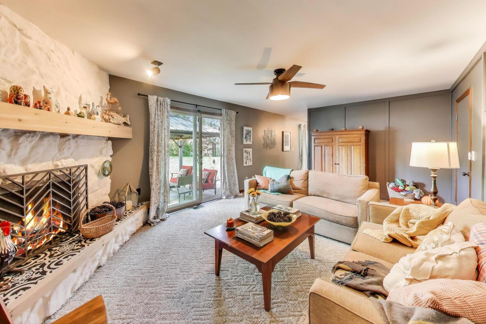 9623 N Hunters Lane, Spring Grove, IL 60081